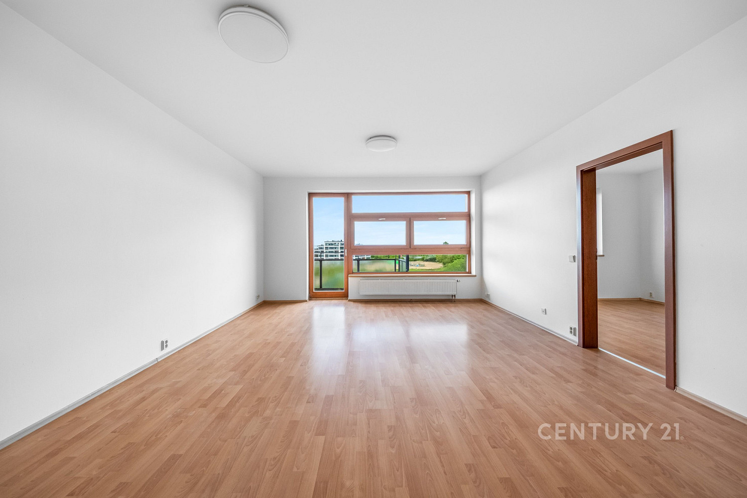 Pronájem bytu 2+kk 64 m² — photo 2