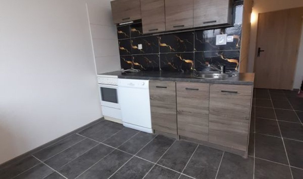 Prodej bytu 1+1 40 m², Loket – náhled fotky 11