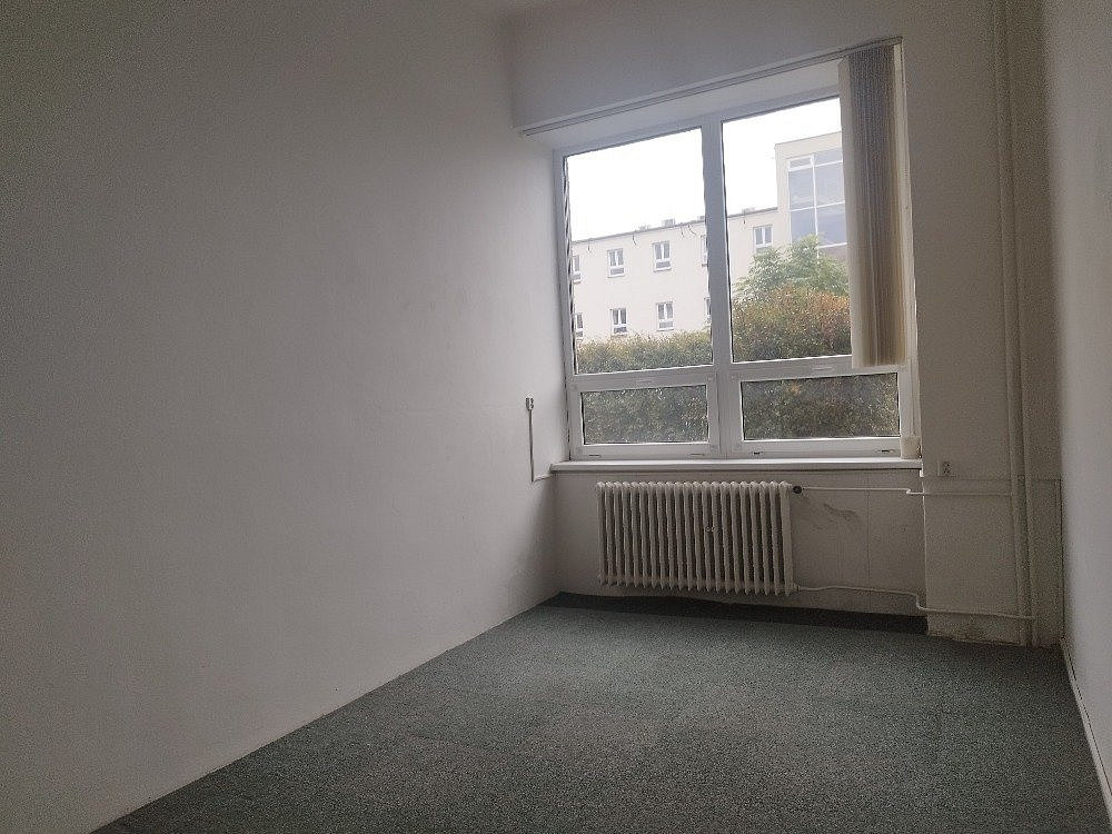 Pronájem kanceláře 18 m² – pohled 2