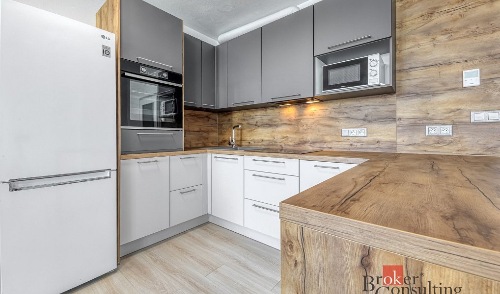 Pronájem bytu 1+kk 36 m², Plzeň – náhled fotky 6