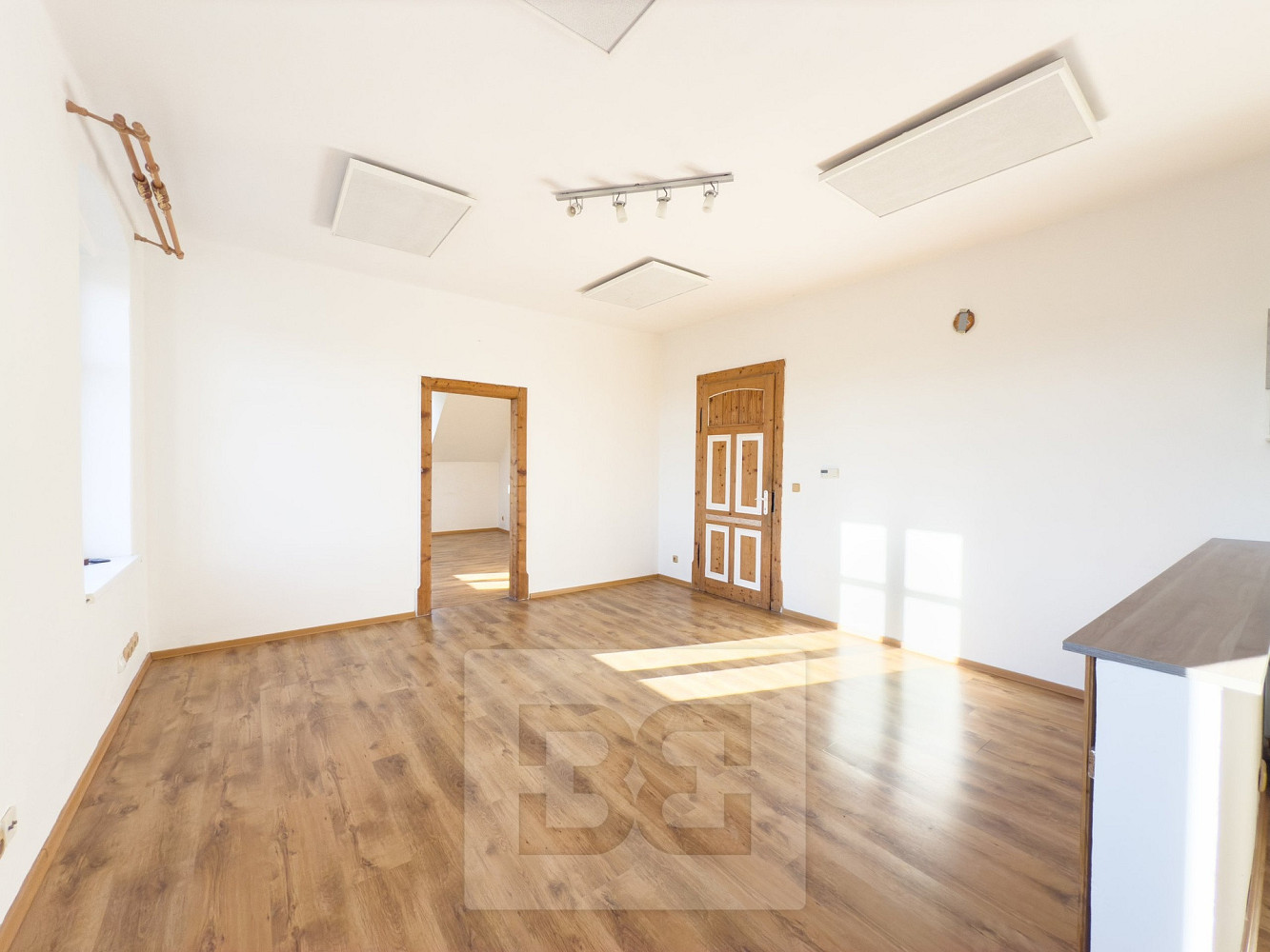 Pronájem bytu 3+kk 81 m² – pohled 5