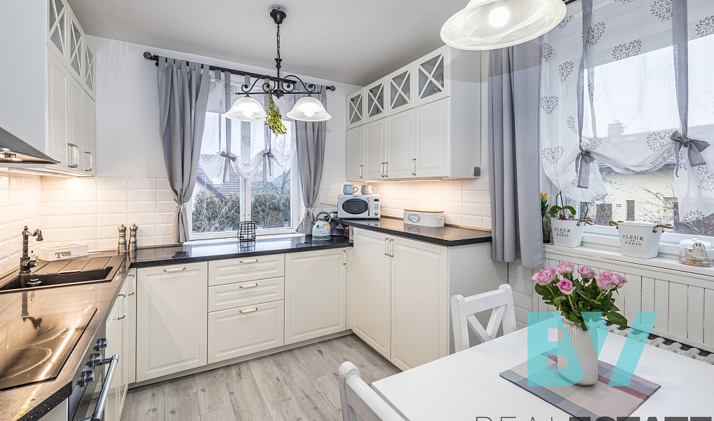 Prodej domu 308 m² s pozemkem 731 m², Praha – náhled fotky 7
