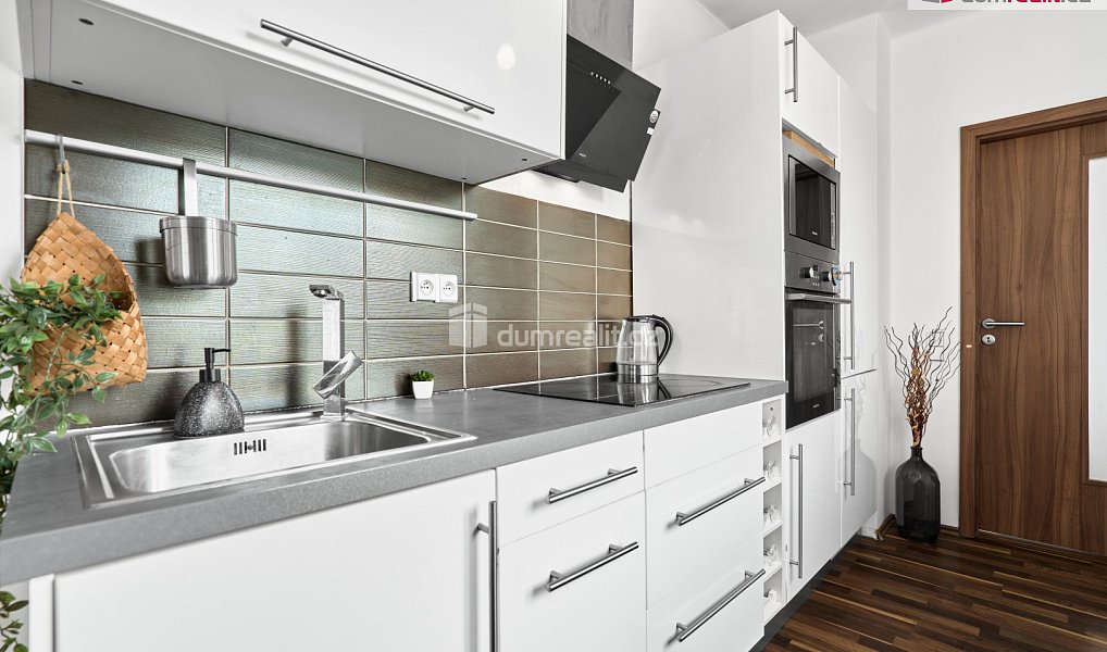 Prodej bytu 2+kk 55 m², Dalovice – náhled fotky 2