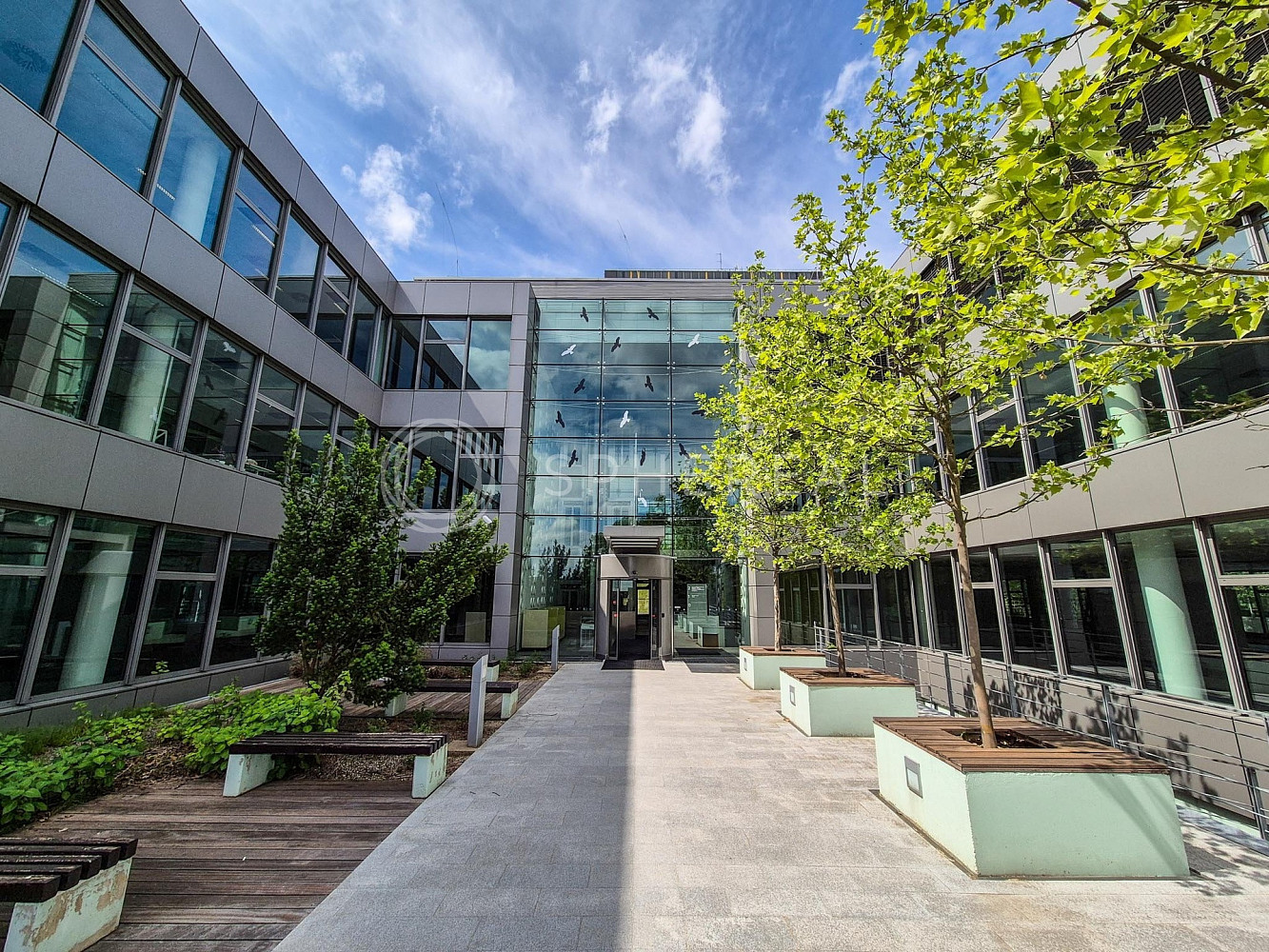 Pronájem kanceláře 1 040 m²