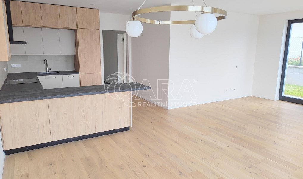 Pronájem bytu 4+kk 106 m², Vysoký Újezd – náhled fotky 2