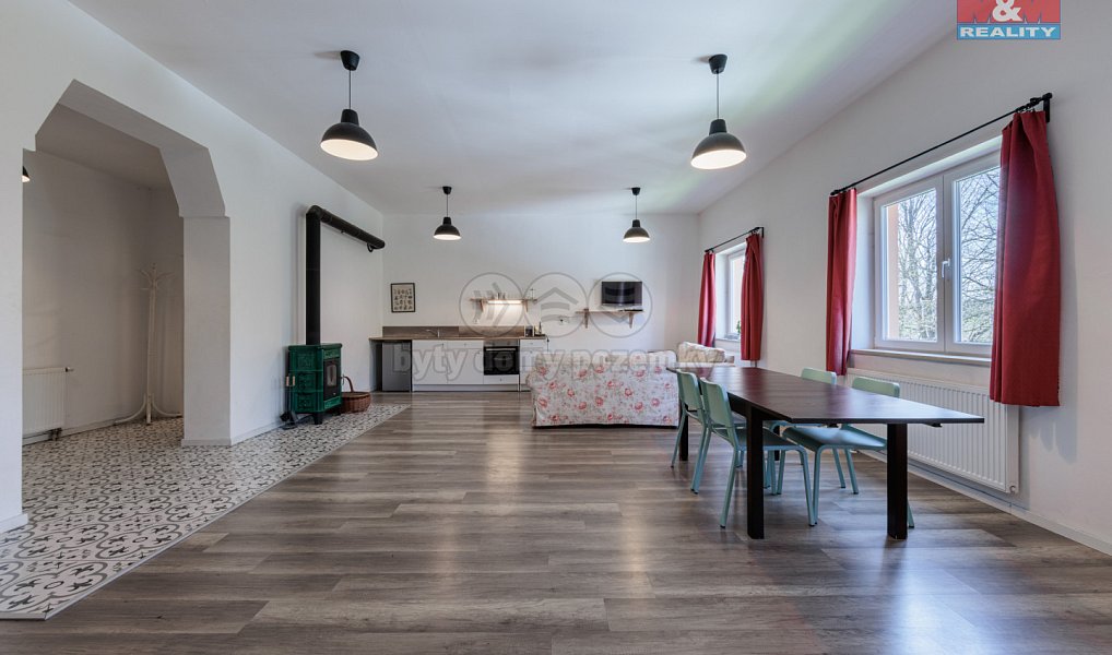 Prodej domu 293 m² s pozemkem 853 m², Vejprty – náhled fotky 2