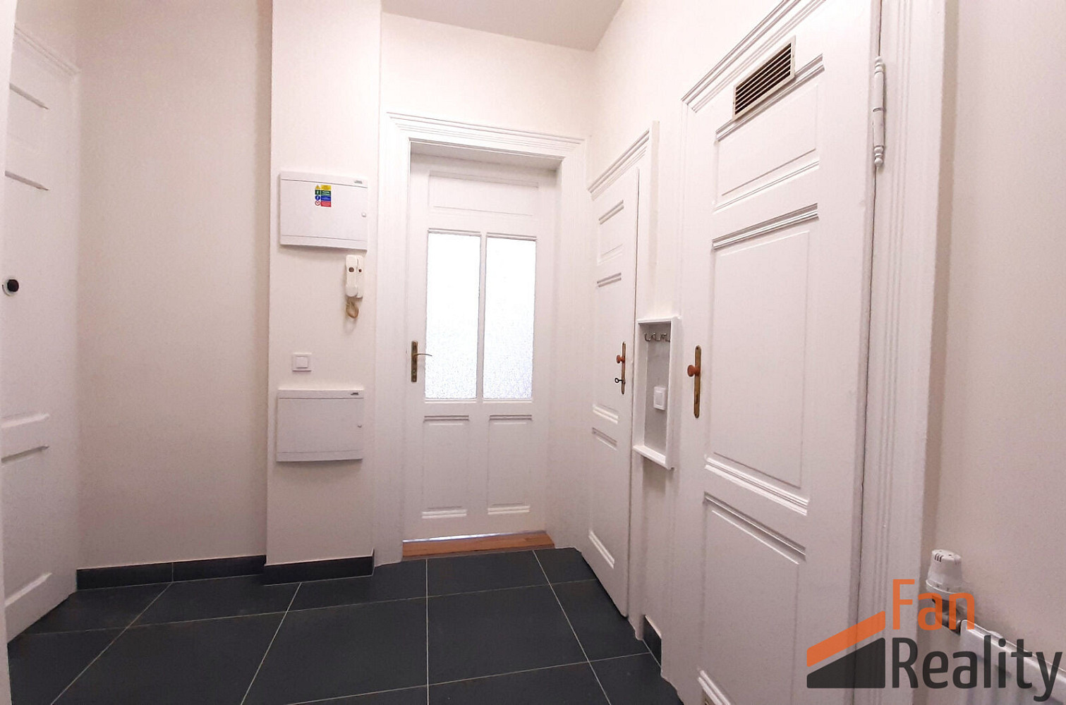 Pronájem bytu 2+kk 54 m² – fotografie 2