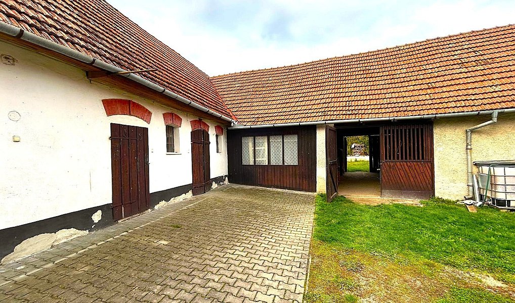 Pronájem statku s pozemky v oblasti Kramolína u Třebíče, 173 500 m2 - Kramolín — foto 3