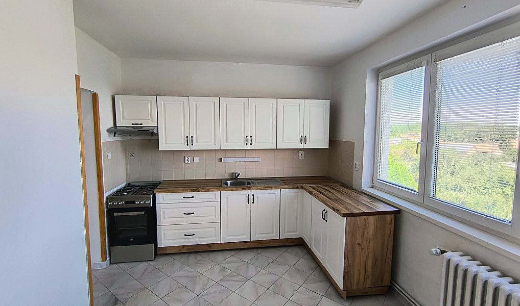 Pronájem bytu 4+kk 86 m², Božice – náhled fotky 2