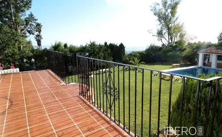 Prodej domu 326 m² s pozemkem 18 000 m², Mijas, Španělsko