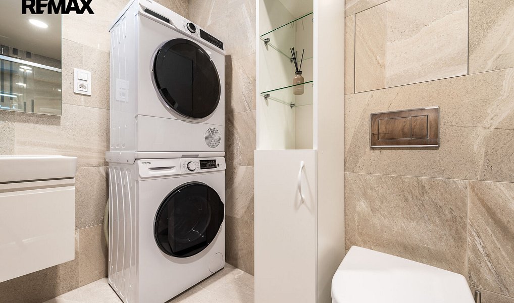 Pronájem bytu 1+kk 33 m², Praha – náhled fotky 13