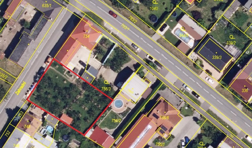 Prodej stavebního pozemku 900 m², Křelov-Břuchotín – fotka 1 z 5