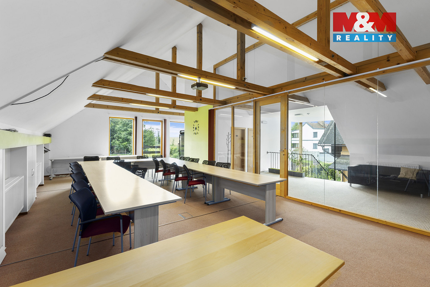 Prodej ubytovacího objektu 1 100 m² – fotografie 3