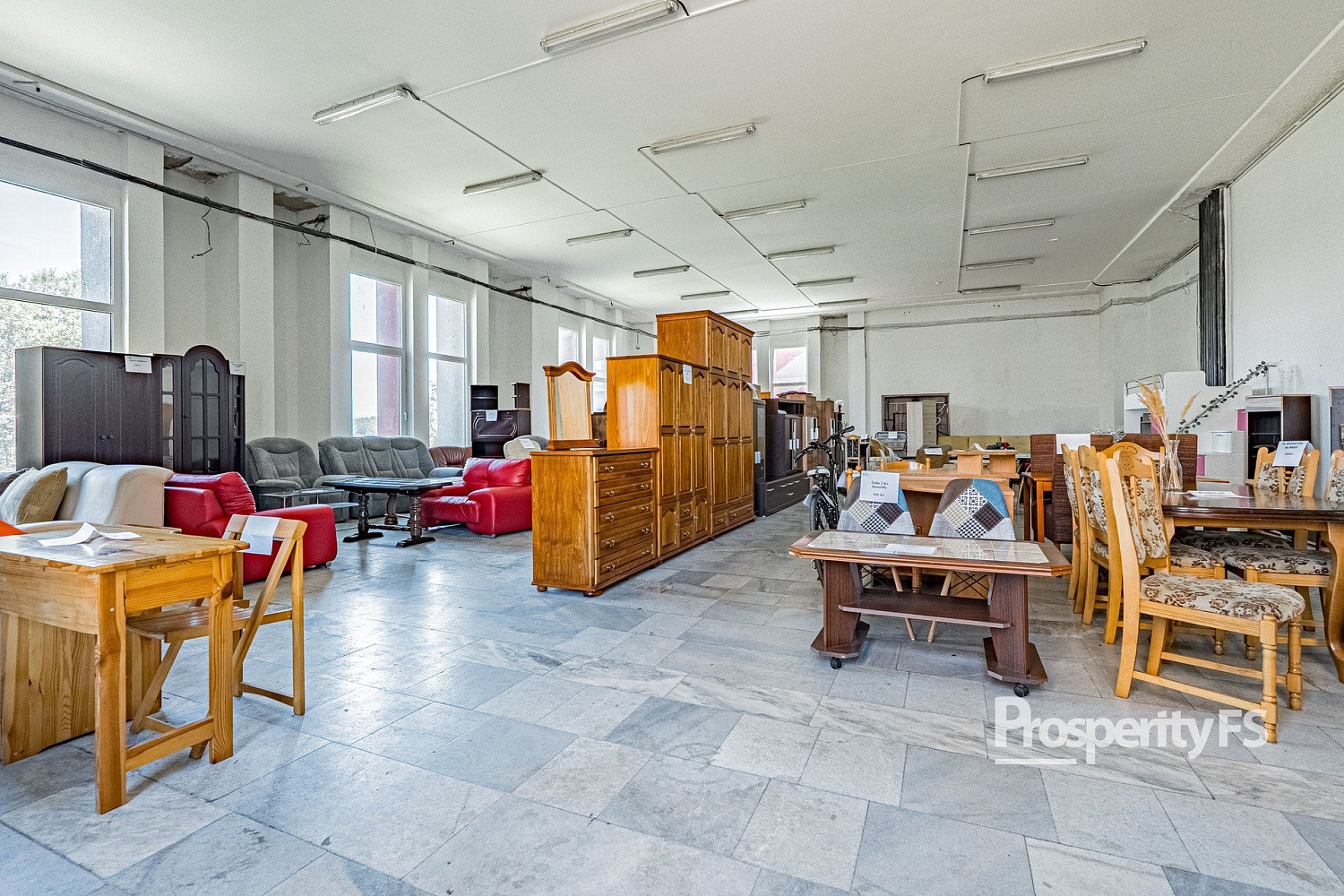 Prodej obchodních prostor 1 500 m² — photo 2
