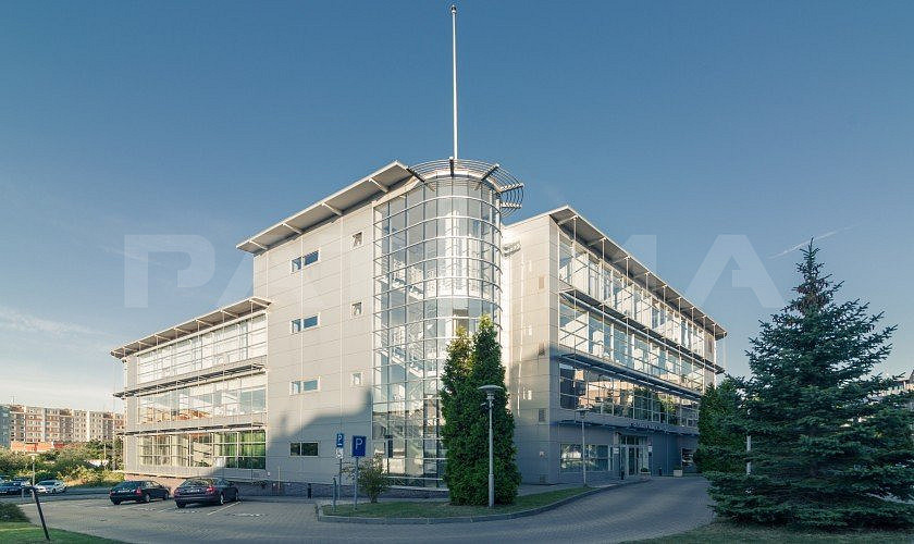 Pronájem kanceláře 1 012 m²