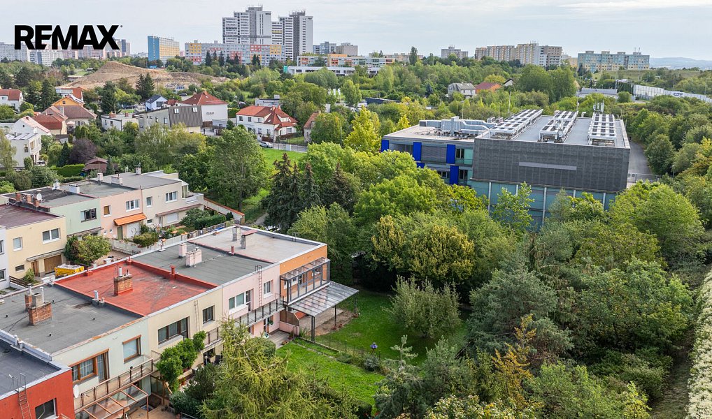 Pronájem domu 180 m² s pozemkem 473 m², Praha – náhled fotky 24