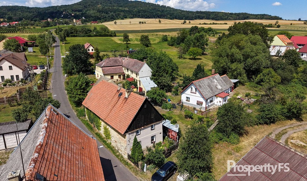 Prodej domu 318 m² s pozemkem 1 081 m², Liběšice – náhled fotky 14
