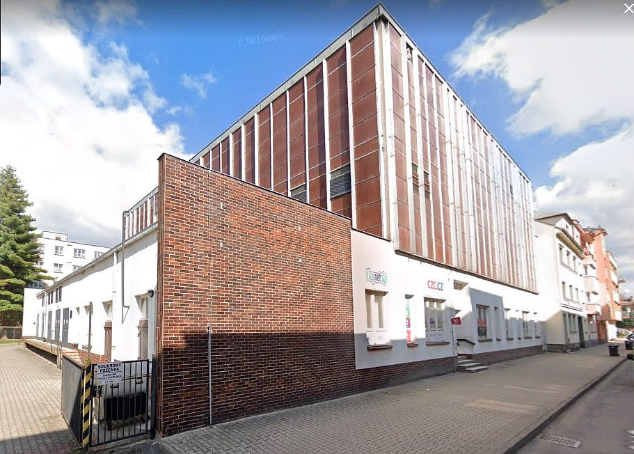 Pronájem obchodních prostor 53 m²