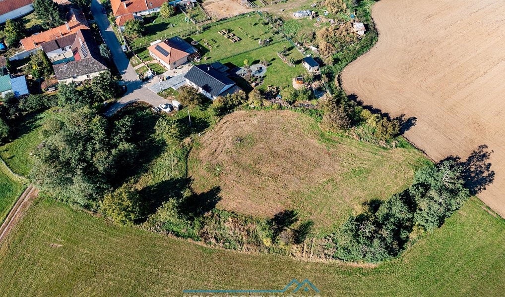 Prodej stavebního pozemku 4 501 m², Slup – náhled fotky 3