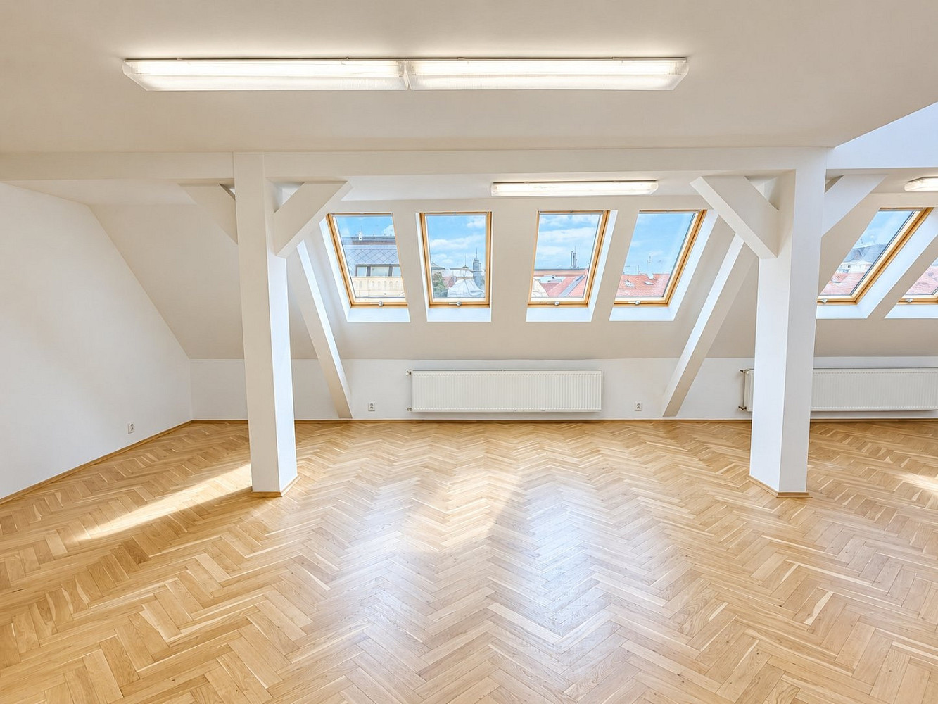 Pronájem kanceláře 150 m²