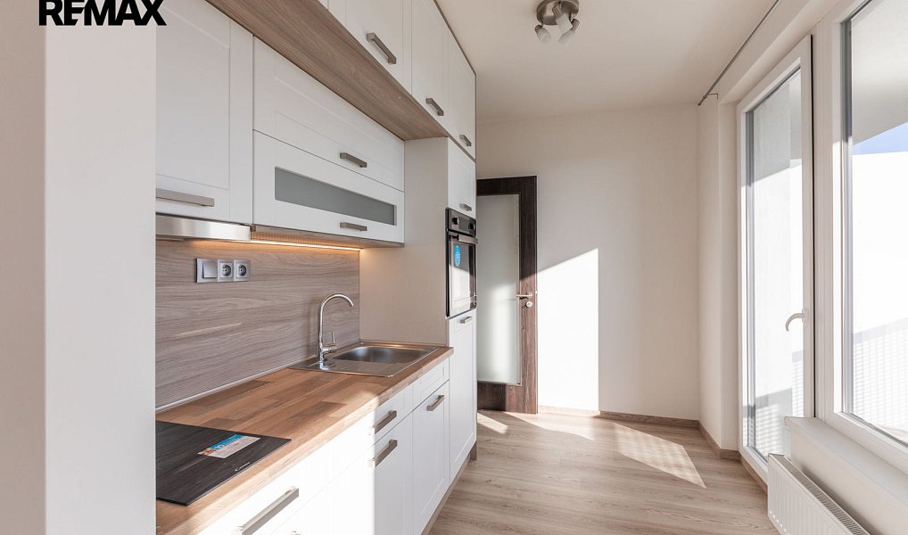 Pronájem bytu 1+kk 27 m², Praha – náhled fotky 4