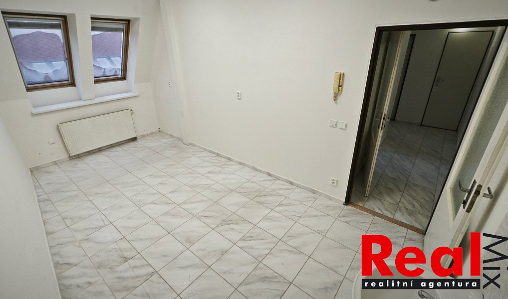 Pronájem kanceláře 15 m², Hustopeče – fotka 1 z 30