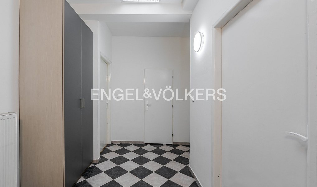 Pronájem bytu 3+1 95 m², Praha – náhled fotky 8