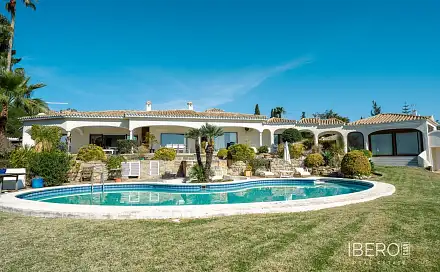 Prodej domu 667 m² s pozemkem 2 210 m², Benahavís, Španělsko