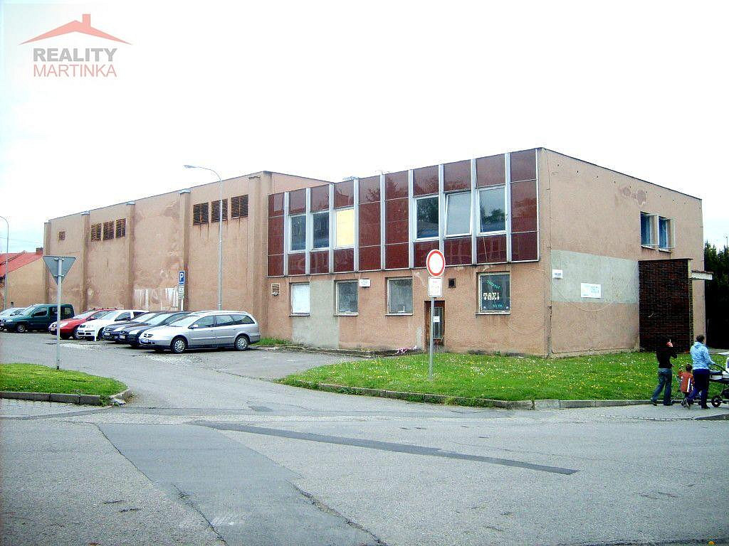 Pronájem výrobních prostor 1 300 m²