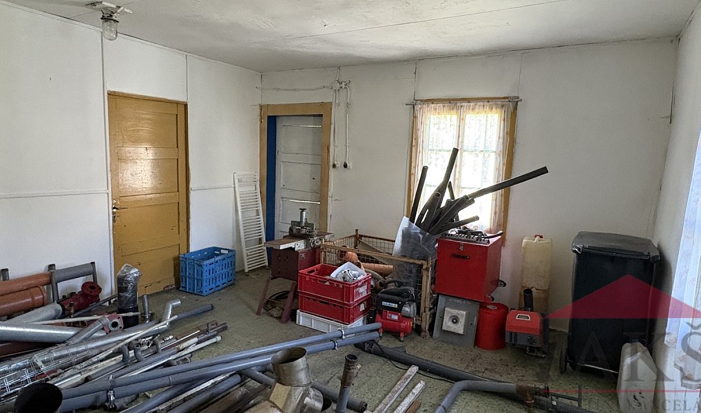 Sušice roubená dřevěná stavba srubu (5,5 x 8 m) na patkách k odvezení, Sušice – náhled fotky 5