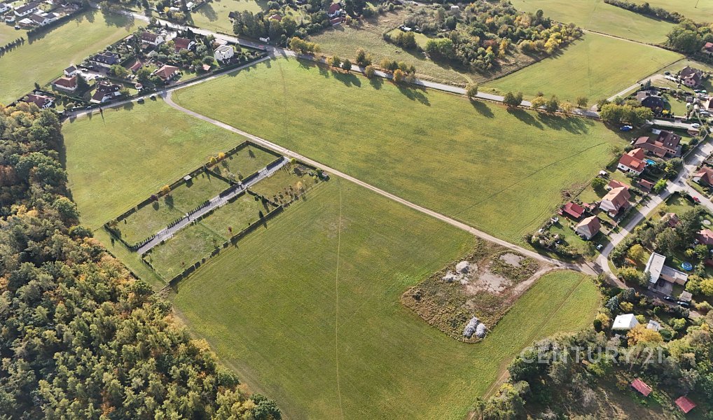 Prodej stavebního pozemku 1 608 m², Hradištko – fotka 1 z 9