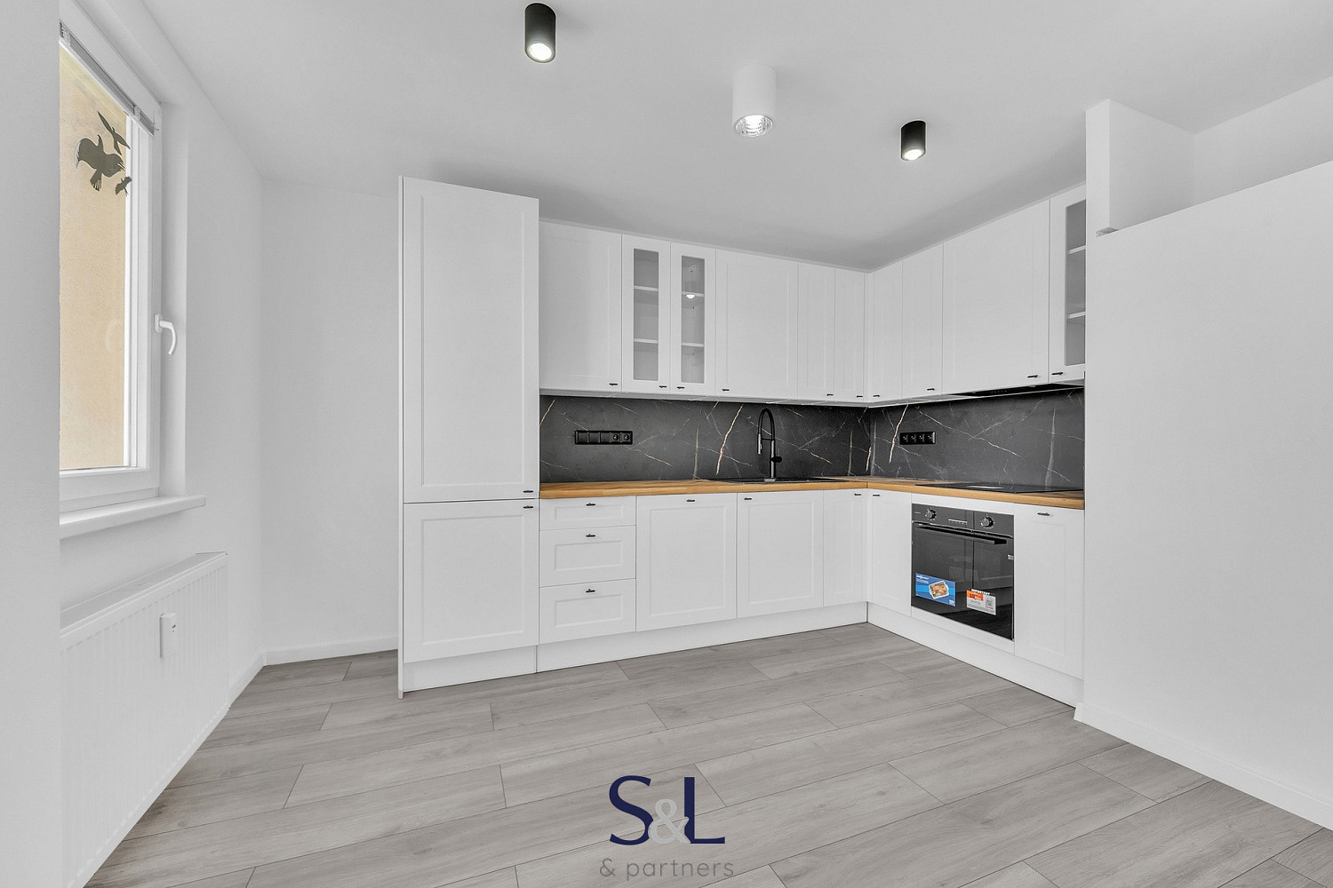 Pronájem bytu 3+kk 60 m² - Widok 2