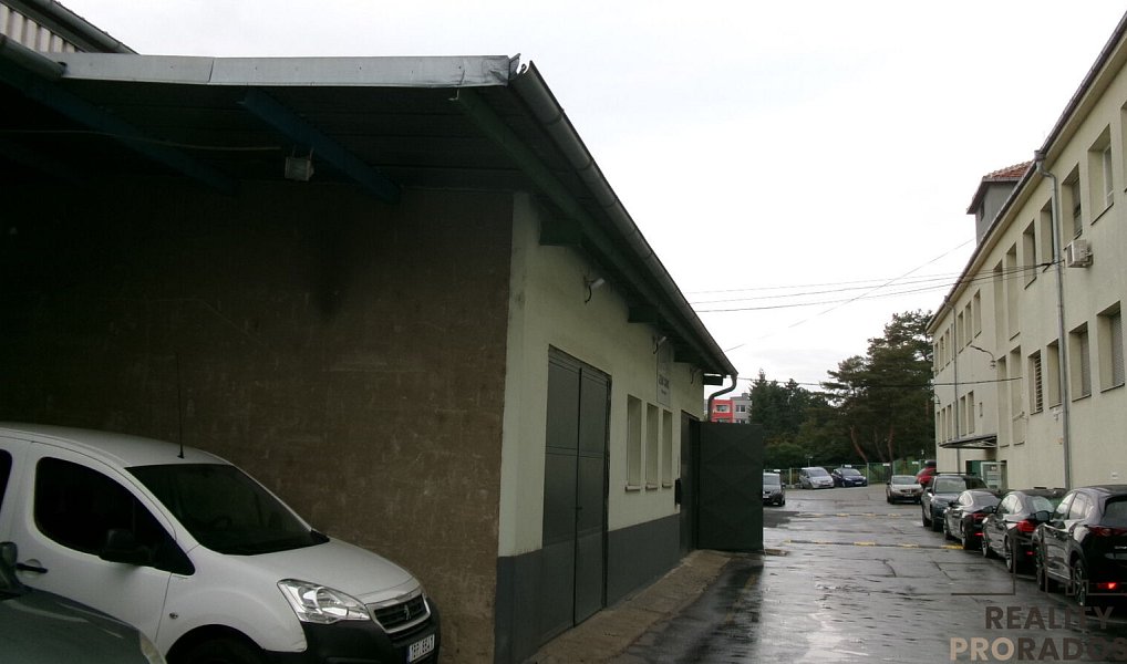 Pronájem skladovacích prostor 1 000 m², Brno – náhled fotky 12