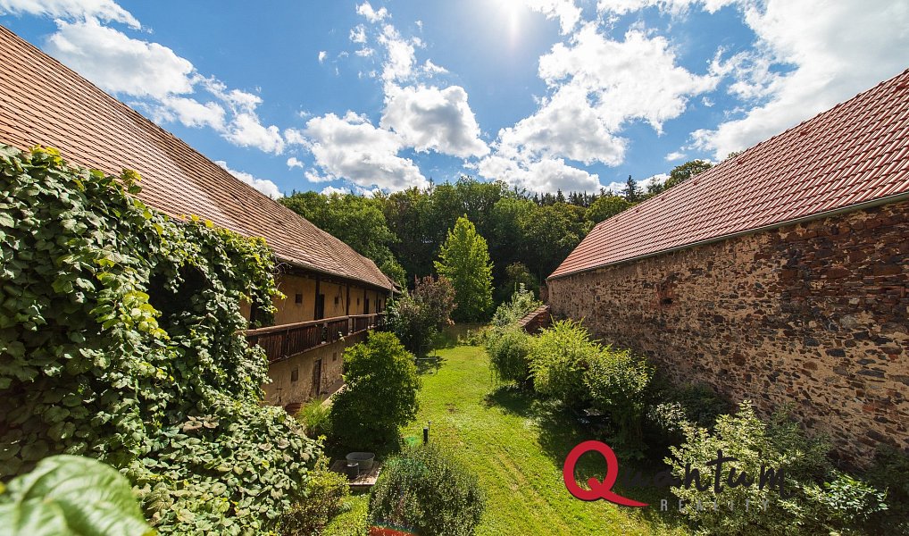 Prodej domu 180 m² s pozemkem 1 906 m², Dolany nad Vltavou – náhled fotky 23