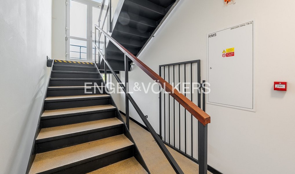 Pronájem kanceláře 89 m², Praha – náhled fotky 11