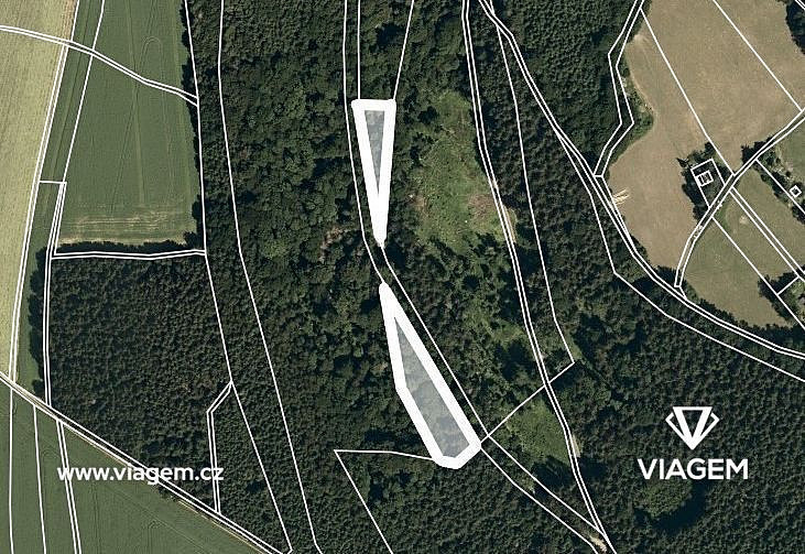 Les 3 979 m², Podíl 63 % o výměře 2 487 m²
