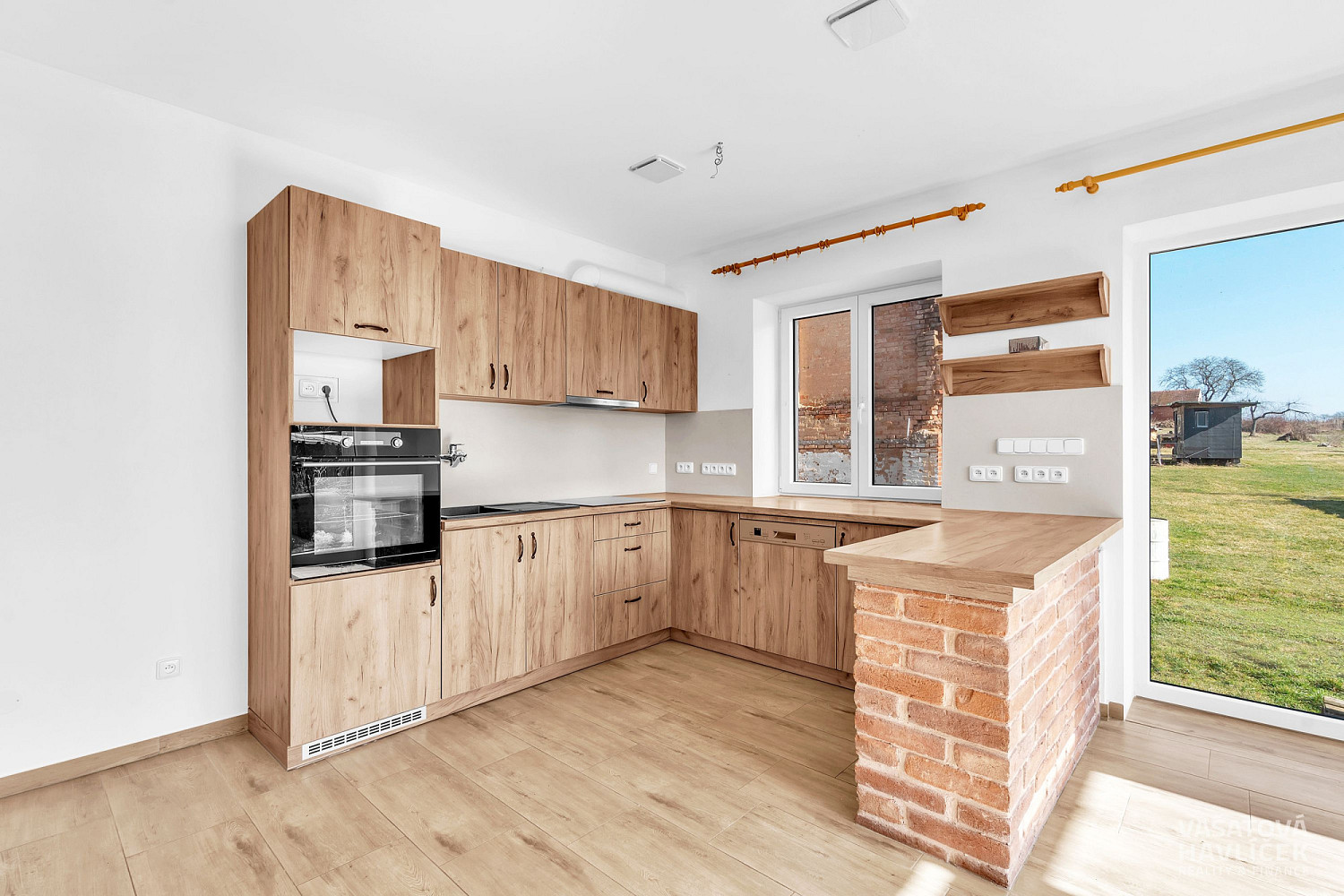 Prodej domu 204 m² s pozemkem 3 464 m² – fotografie 2