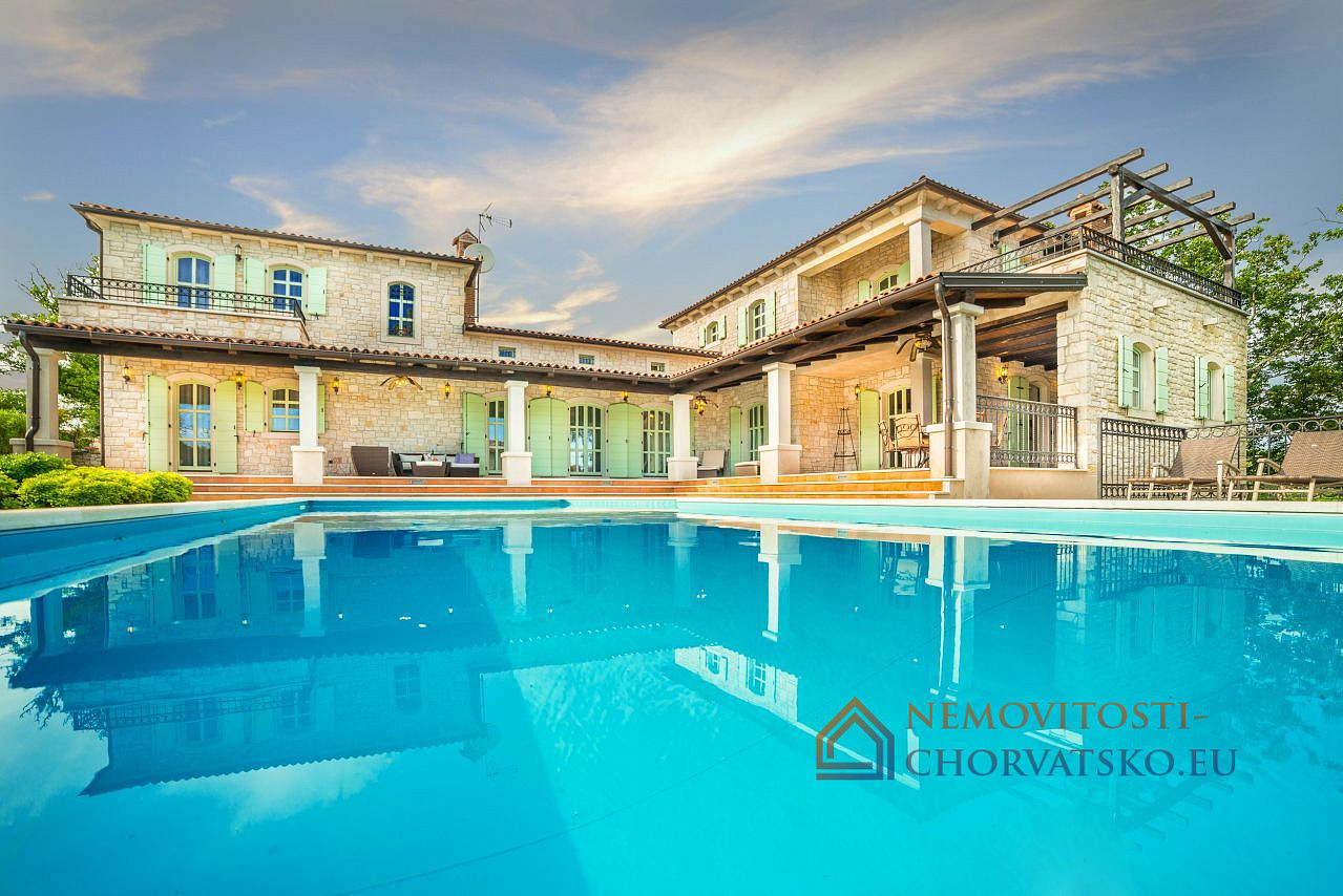 Prodej domu 585 m² s pozemkem 1 390 m² – pohled 4