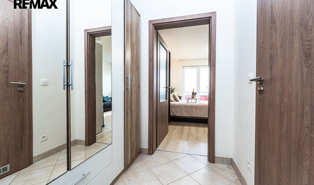 Pronájem bytu 1+kk 33 m², Praha – náhled fotky 18