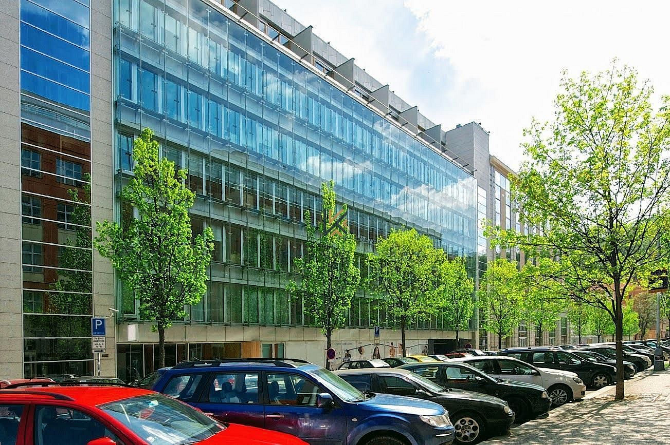 Pronájem kanceláře 321 m²