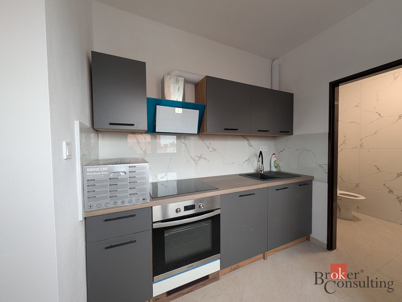 Pronájem bytu 2+kk 56 m² – fotografie 3