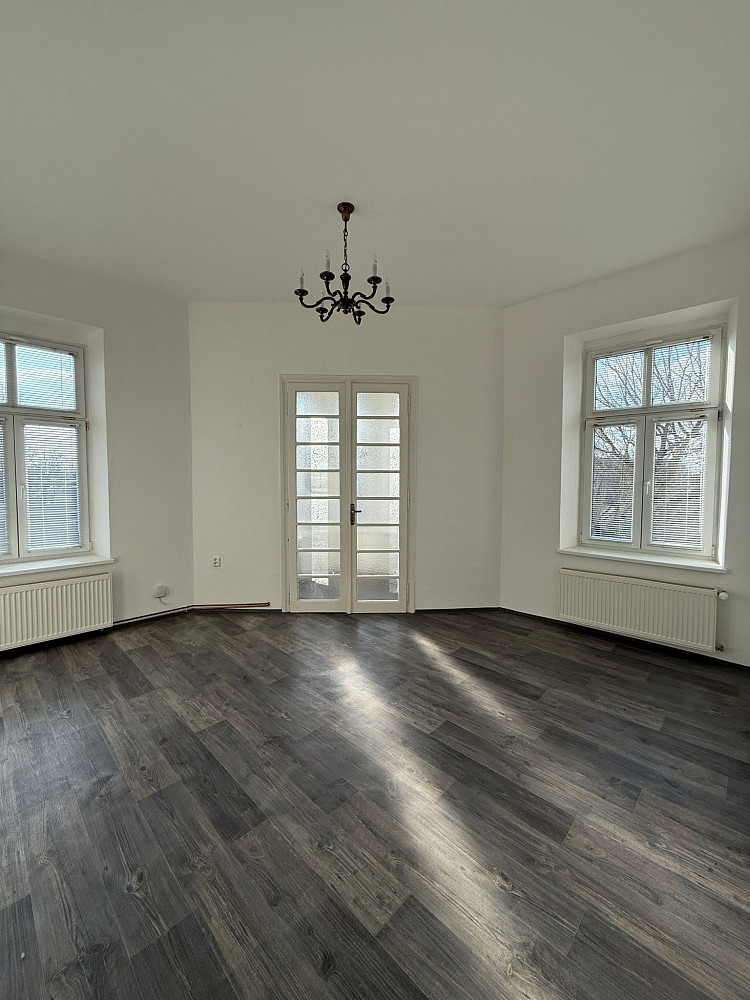 Pronájem bytu 3+1 92 m² – fotografie 2