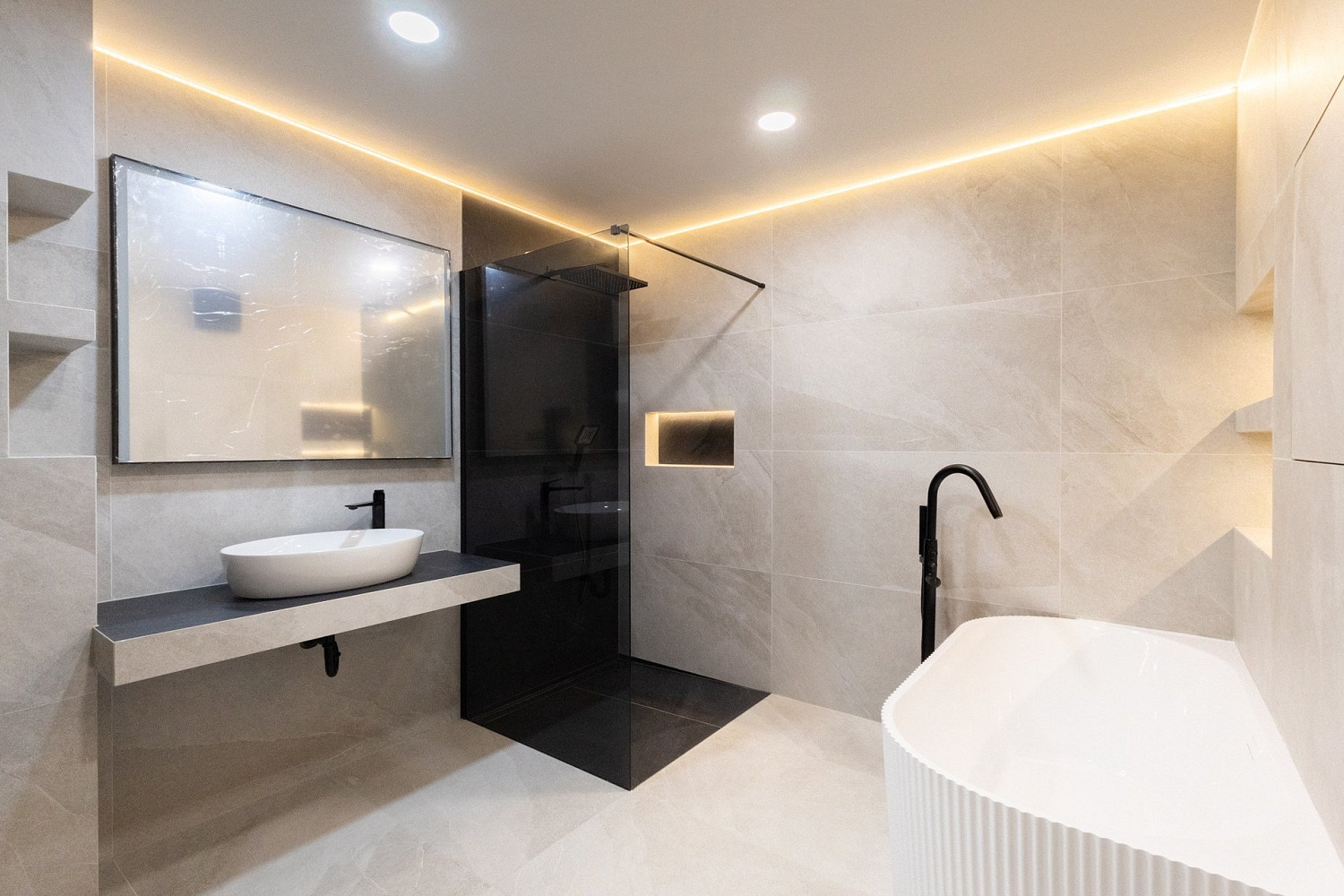 Pronájem bytu 3+kk 80 m² – fotografie 3