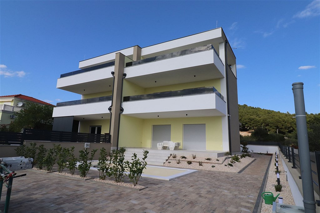 Prodej domu 221 m² s pozemkem 450 m²