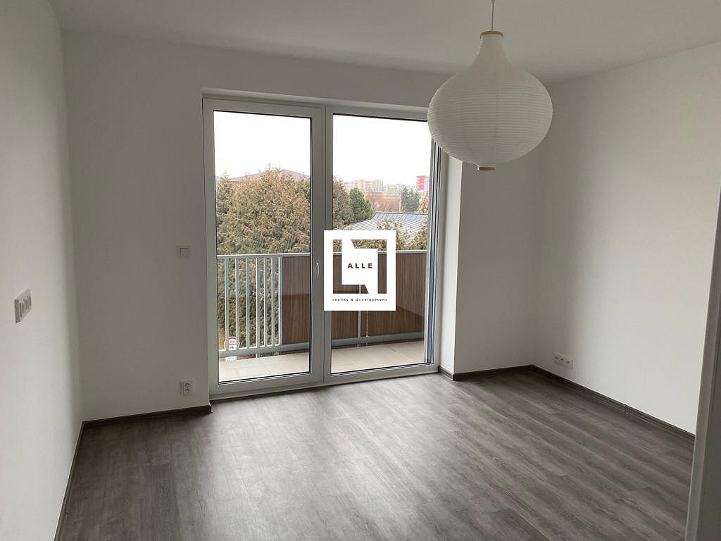 Pronájem bytu 3+kk 82 m² — photo 2