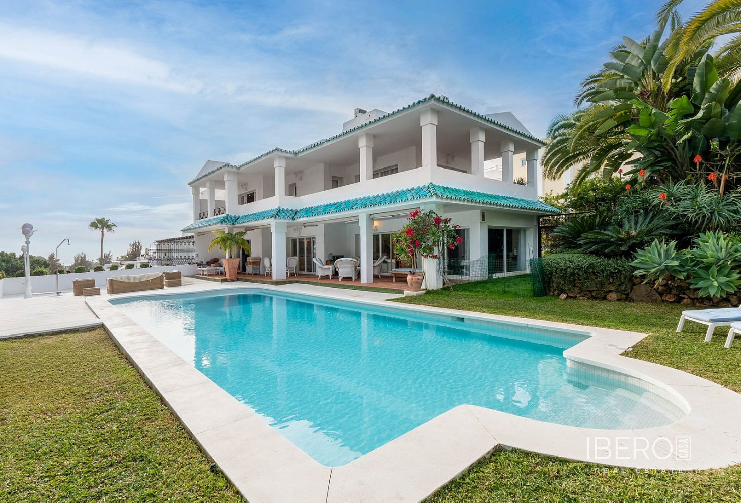 Prodej domu 375 m² s pozemkem 775 m²