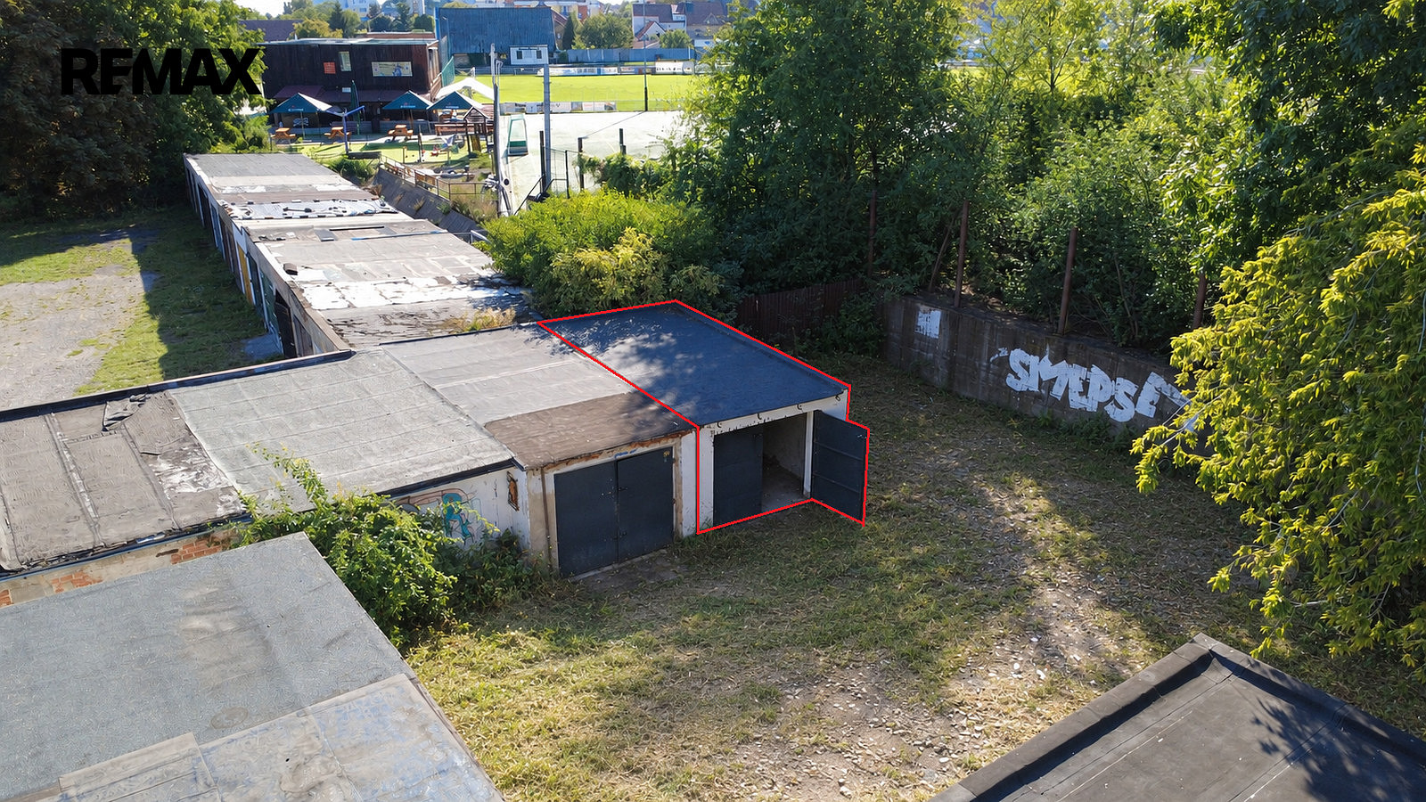 Prodej zděné garáže 19 m2, Praha 9 Kbely, u Železnobrodské ulice. – fotografie 2