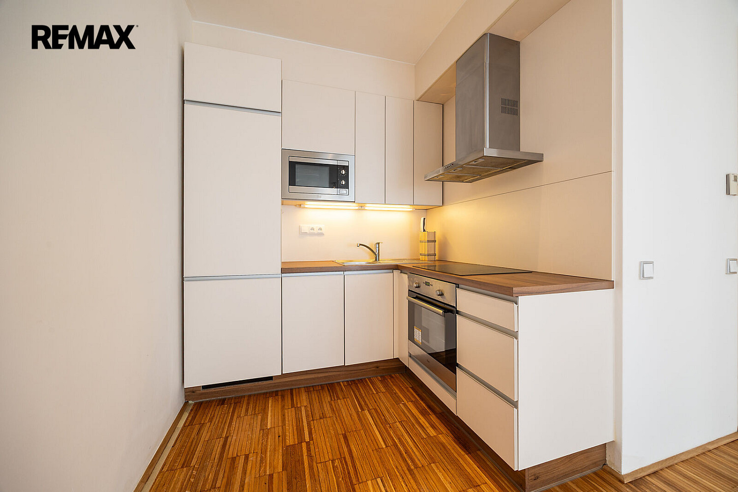 Pronájem bytu 2+kk 73 m² – fotografie 3
