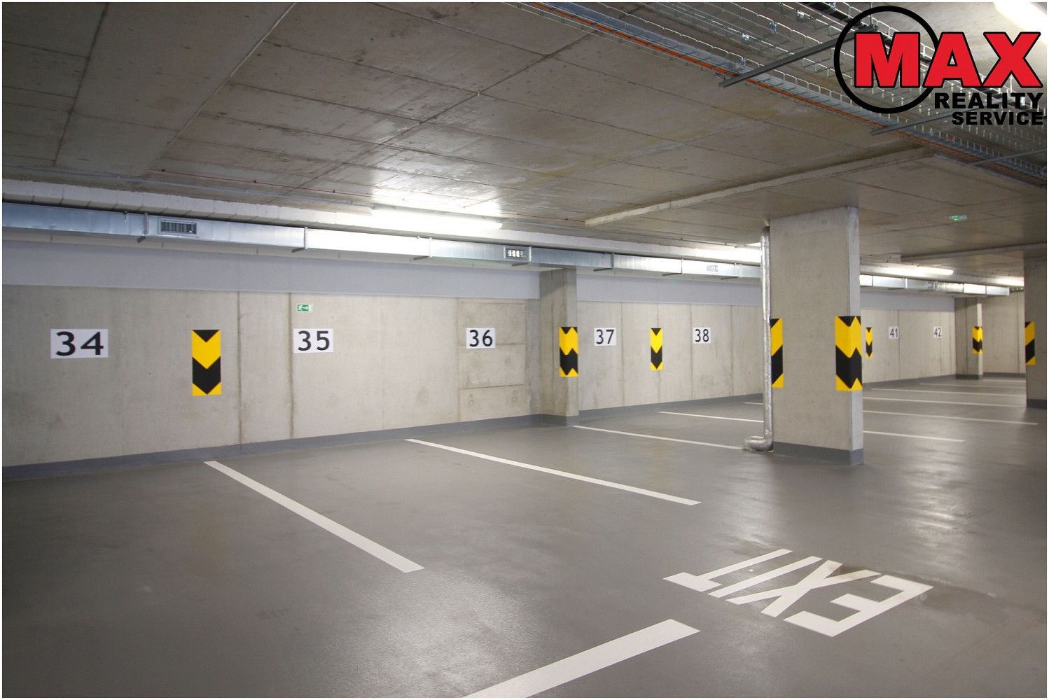 Pronájem garážového stání 10 m2, Praha - Hloubětín