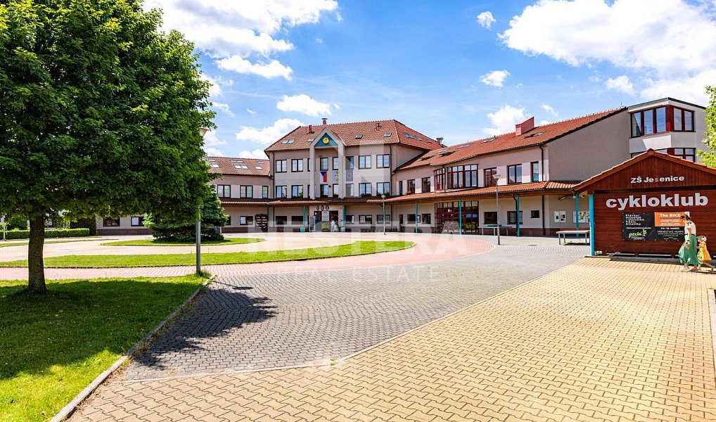 Prodej domu 130 m² s pozemkem 482 m², Jesenice – náhled fotky 27